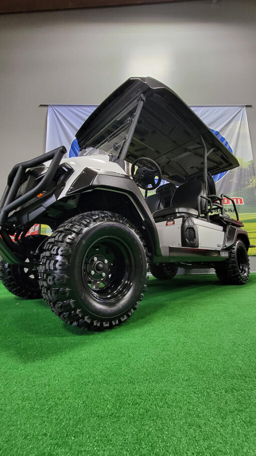 2023 Yamaha UMAX Rally 2+2 Glacier White 4-Passenger Vehicle - Image 3