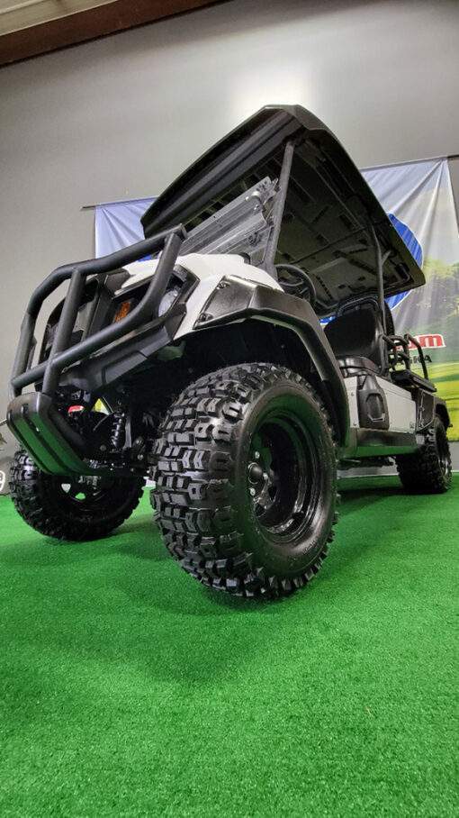 2023 Yamaha UMAX Rally 2+2 Glacier White Vehicle - Image 3